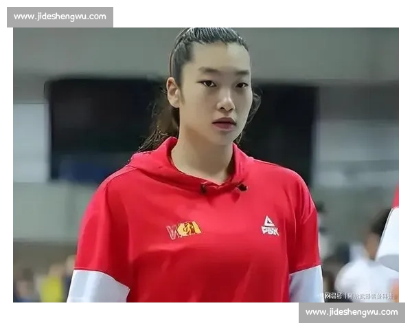 李梦换发官宣归队 张隆力挺宫鲁鸣了然 李梦换发官宣归队 张隆力挺宫鲁鸣了然